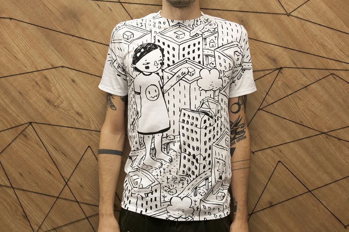 Maglia Millo — serigrafia artistica a un colore Corpoceleste, arte indossabile in cotone stampata a mano a Bergamo (esaurita)